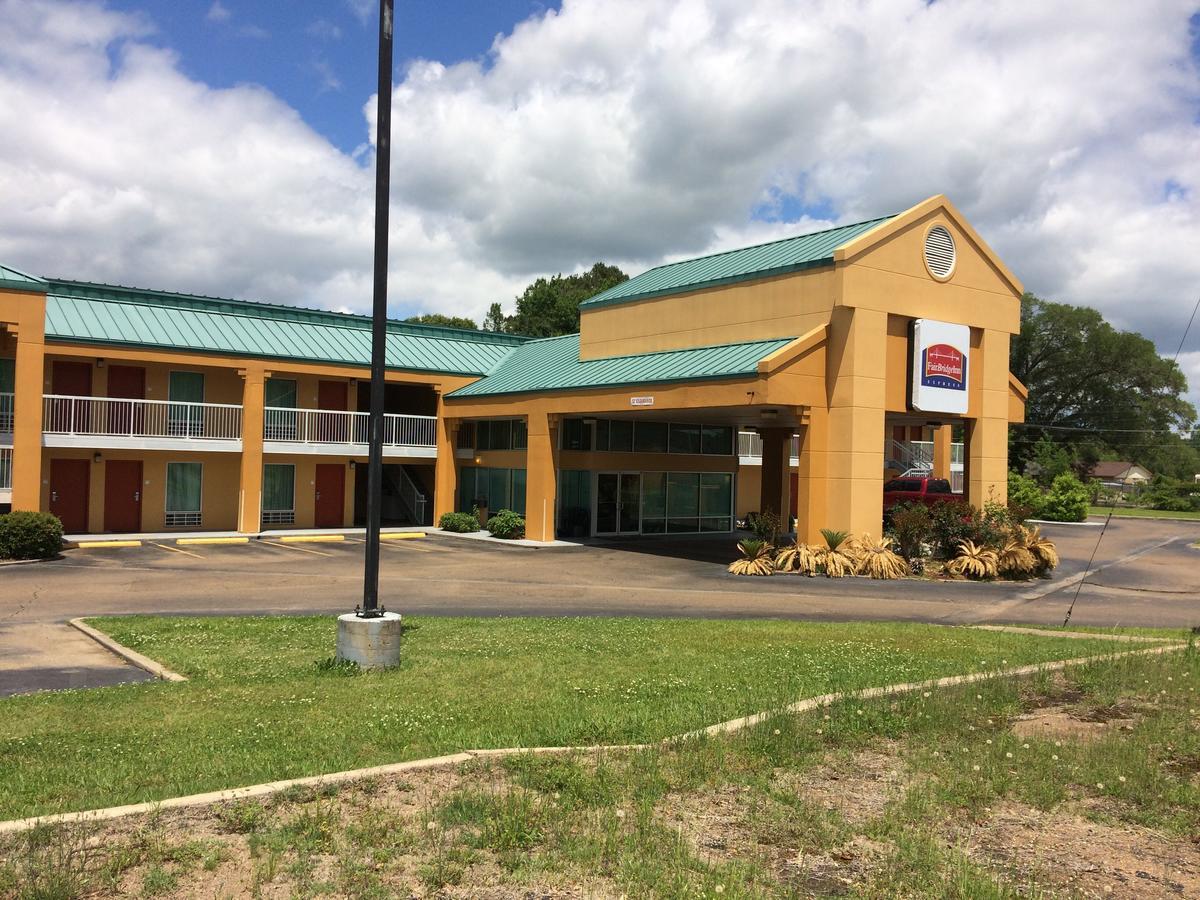 Fairbridge Inn Express Natchez Exterior photo